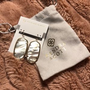 LIKE New Kendra Scott Danielle Earrings
